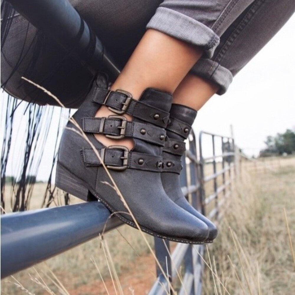 OTBT Valley View Interior wedge Black Leather Boot size 6.5